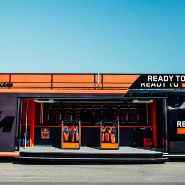 Modular outdoor event displays | custom outdoor event building